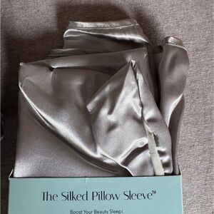 Pillow Sleeve in Silver